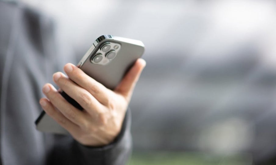 Funda de iPhone 13 para obras: ¿Cuál elegir?